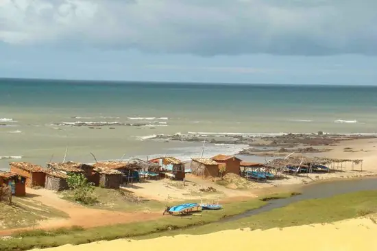 Lagoa do Sal: a small freshwater lagoon on the sand behind the beach, wind on the water